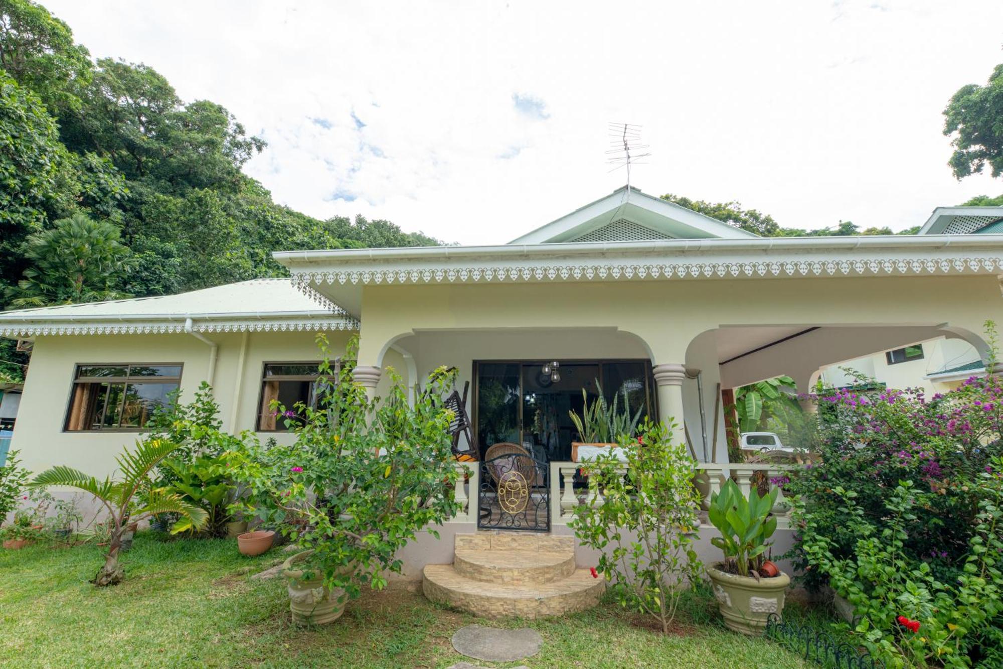 Maison Zelda Self Catering *